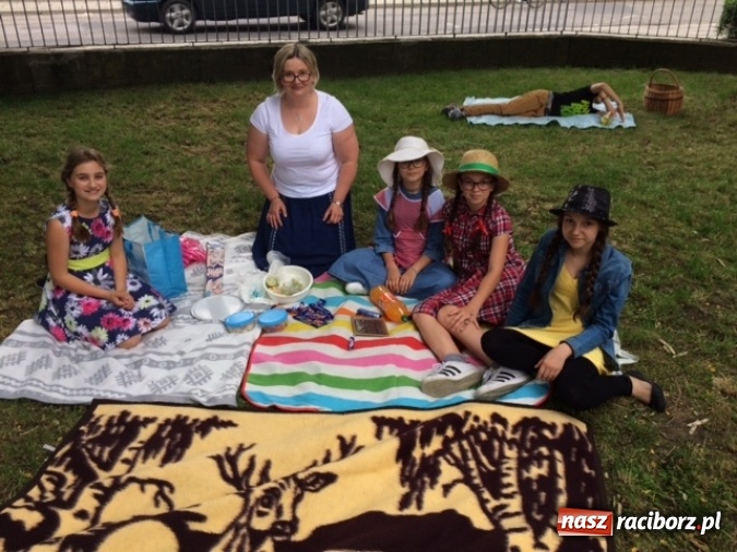 Zdjęcie w galerii na portalu naszraciborz.pl: Sposób na lektury w SP 1 wiadomości z regionu