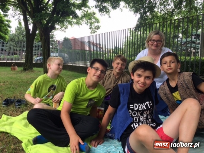 Zdjęcie w galerii na portalu naszraciborz.pl: Sposób na lektury w SP 1 wiadomości z regionu