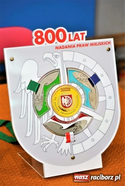Zdjęcie w galerii na portalu naszraciborz.pl: Medal – najlepszą pamiątką z Raciborza wiadomości z regionu