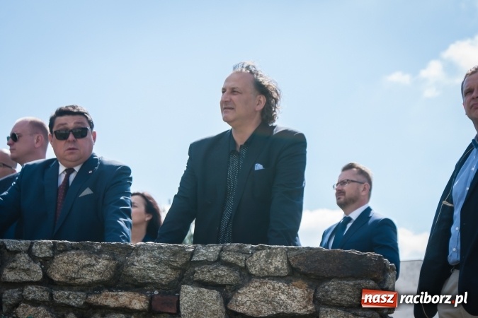 Zdjęcie w galerii na portalu naszraciborz.pl: Kryte lodowisko w Raciborzu coraz bliżej. Posłowie wizytowali nasze obiekty sportowe wiadomości z regionu