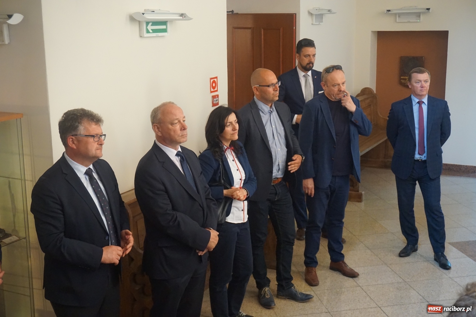 Zdjęcie w galerii na portalu naszraciborz.pl: Kryte lodowisko w Raciborzu coraz bliżej. Posłowie wizytowali nasze obiekty sportowe wiadomości z regionu