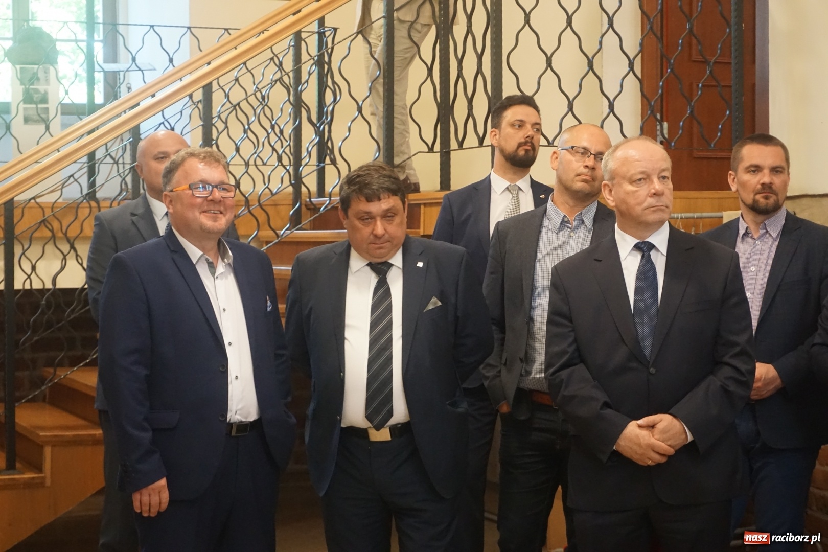 Zdjęcie w galerii na portalu naszraciborz.pl: Kryte lodowisko w Raciborzu coraz bliżej. Posłowie wizytowali nasze obiekty sportowe wiadomości z regionu