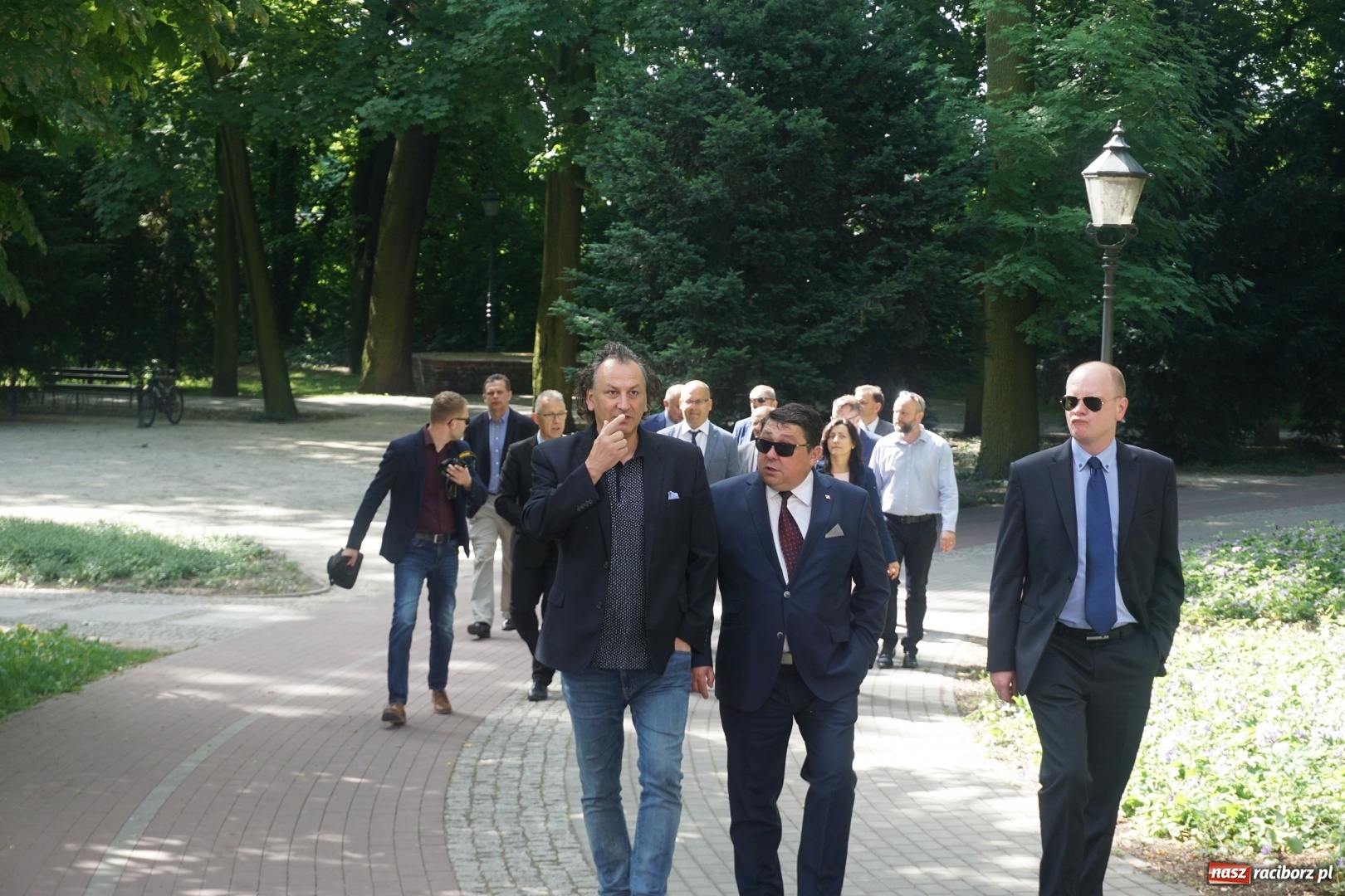 Zdjęcie w galerii na portalu naszraciborz.pl: Kryte lodowisko w Raciborzu coraz bliżej. Posłowie wizytowali nasze obiekty sportowe wiadomości z regionu