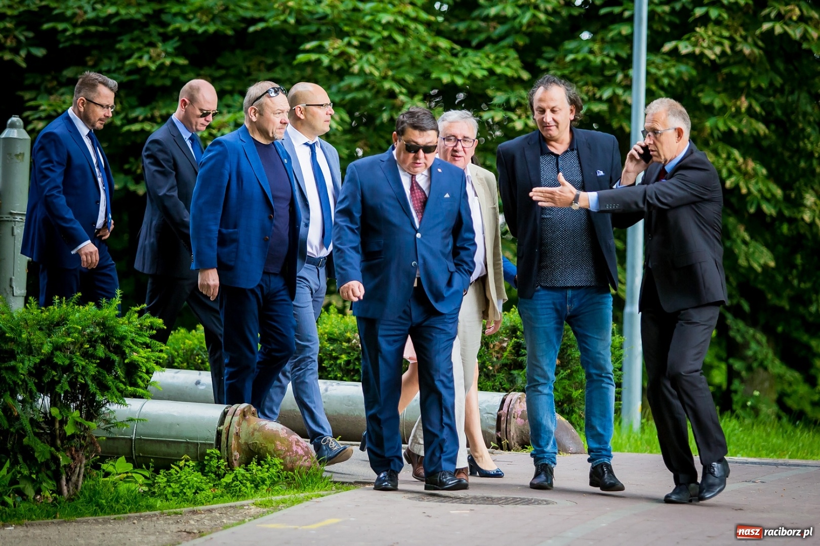 Zdjęcie w galerii na portalu naszraciborz.pl: Kryte lodowisko w Raciborzu coraz bliżej. Posłowie wizytowali nasze obiekty sportowe wiadomości z regionu