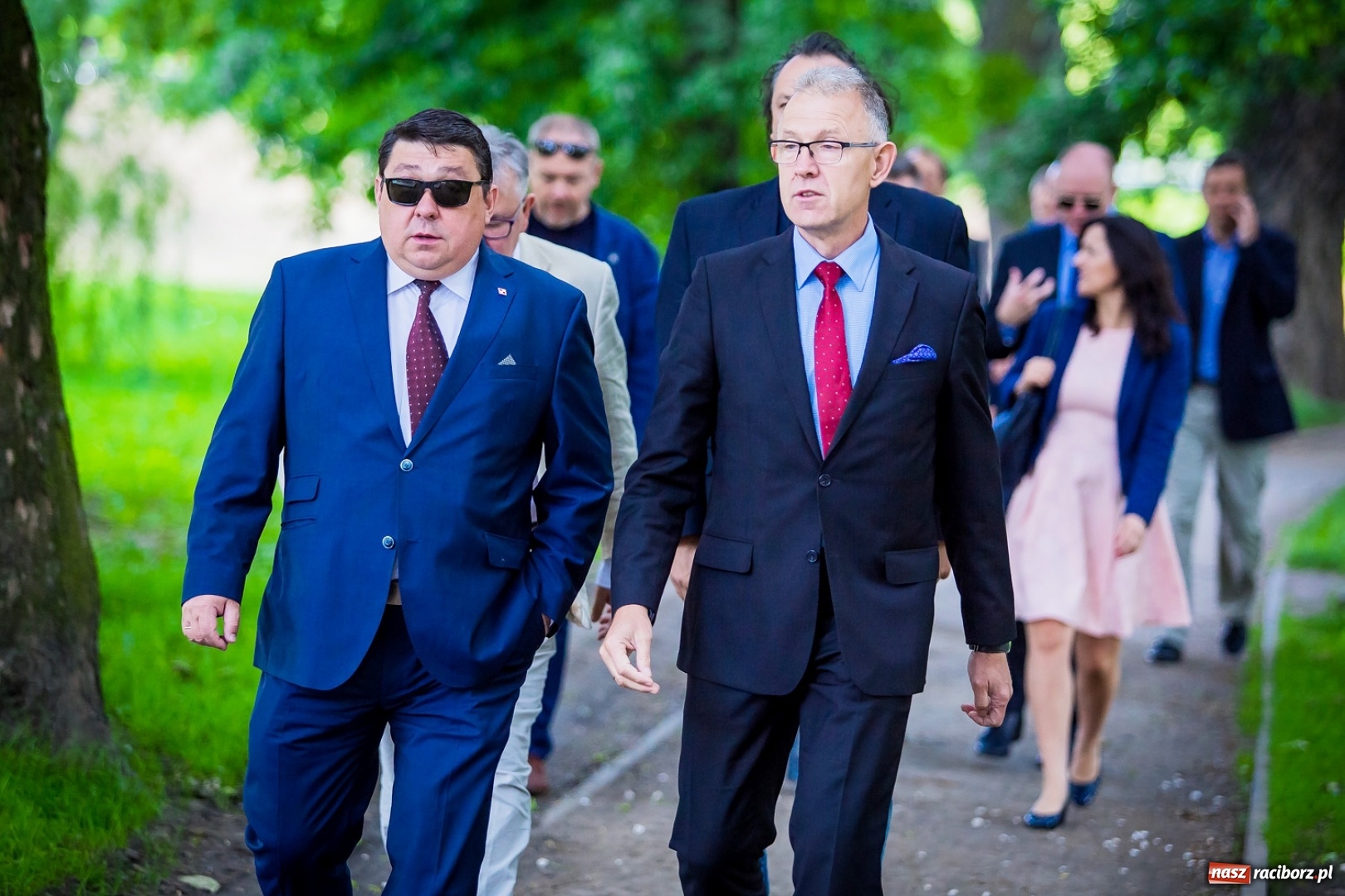 Zdjęcie w galerii na portalu naszraciborz.pl: Kryte lodowisko w Raciborzu coraz bliżej. Posłowie wizytowali nasze obiekty sportowe wiadomości z regionu