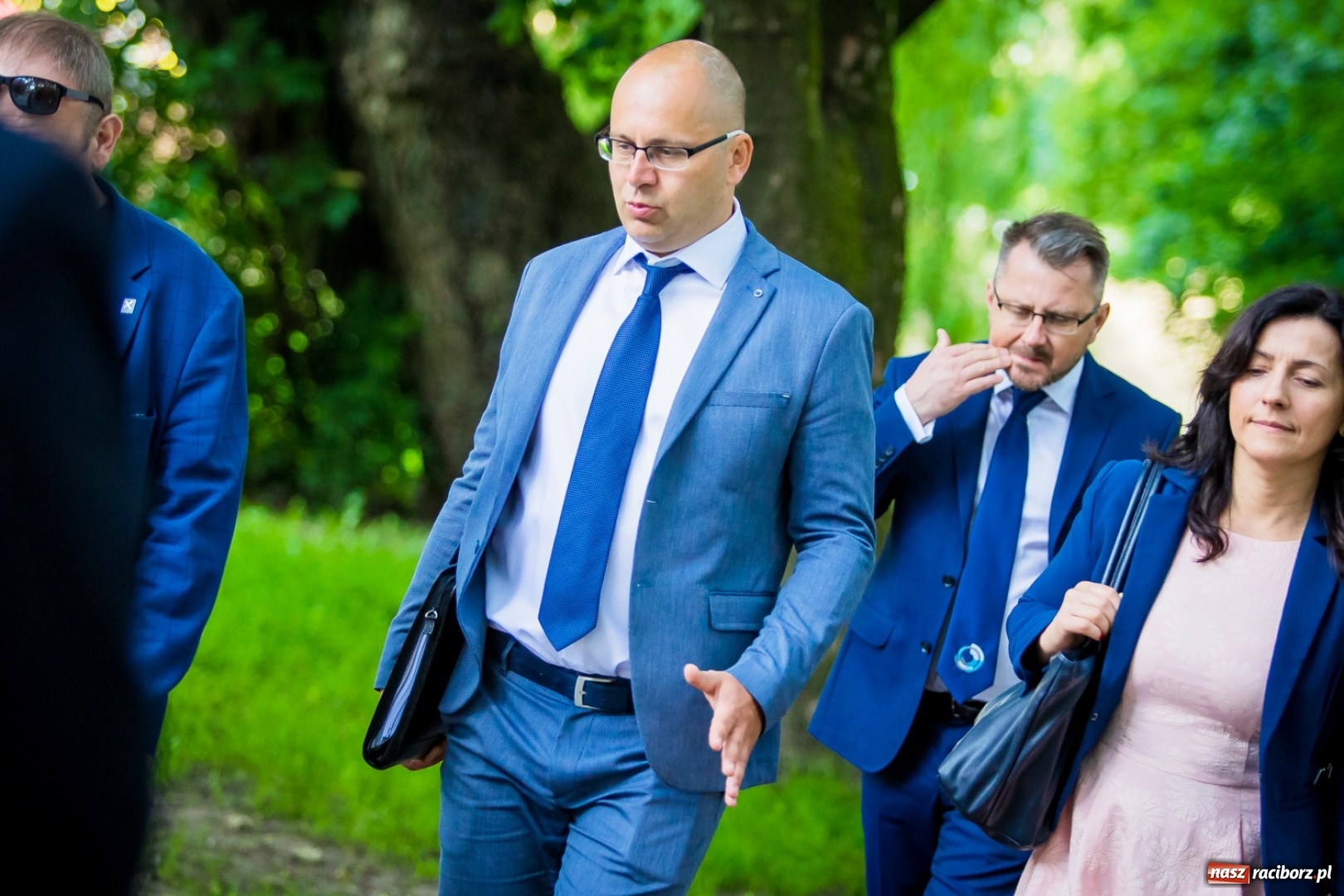 Zdjęcie w galerii na portalu naszraciborz.pl: Kryte lodowisko w Raciborzu coraz bliżej. Posłowie wizytowali nasze obiekty sportowe wiadomości z regionu