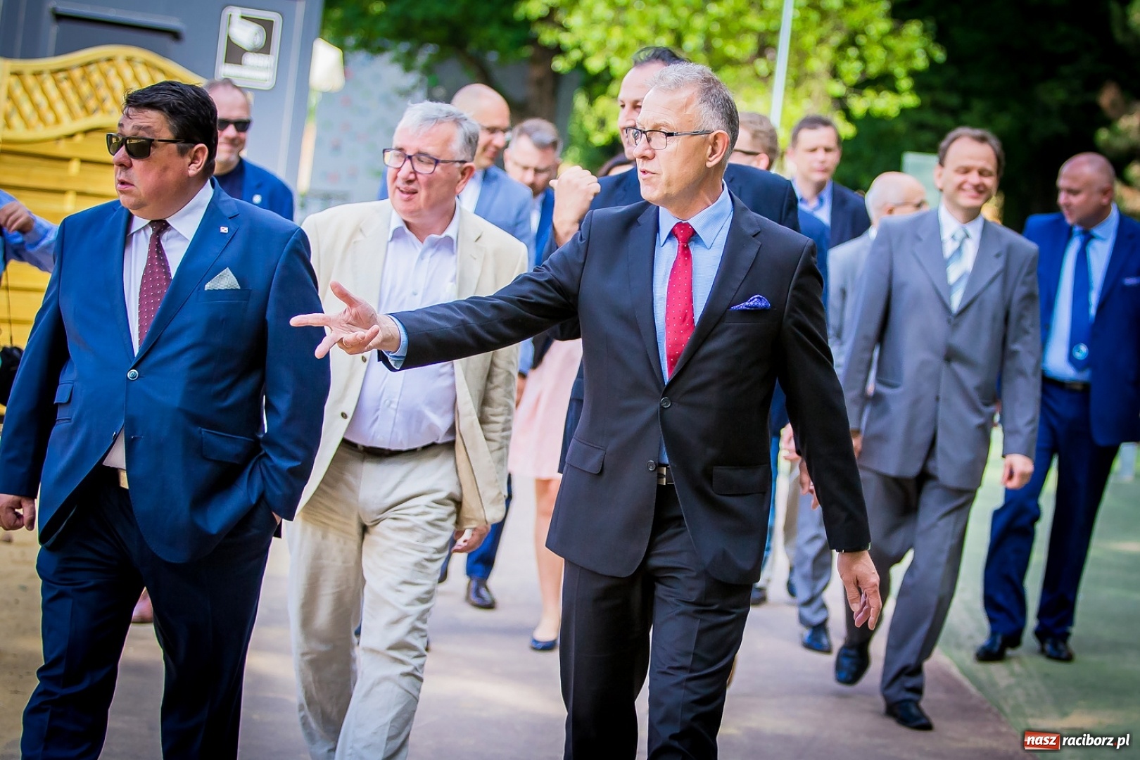 Zdjęcie w galerii na portalu naszraciborz.pl: Kryte lodowisko w Raciborzu coraz bliżej. Posłowie wizytowali nasze obiekty sportowe wiadomości z regionu