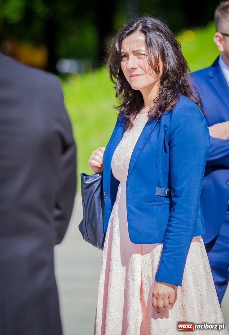 Zdjęcie w galerii na portalu naszraciborz.pl: Kryte lodowisko w Raciborzu coraz bliżej. Posłowie wizytowali nasze obiekty sportowe wiadomości z regionu