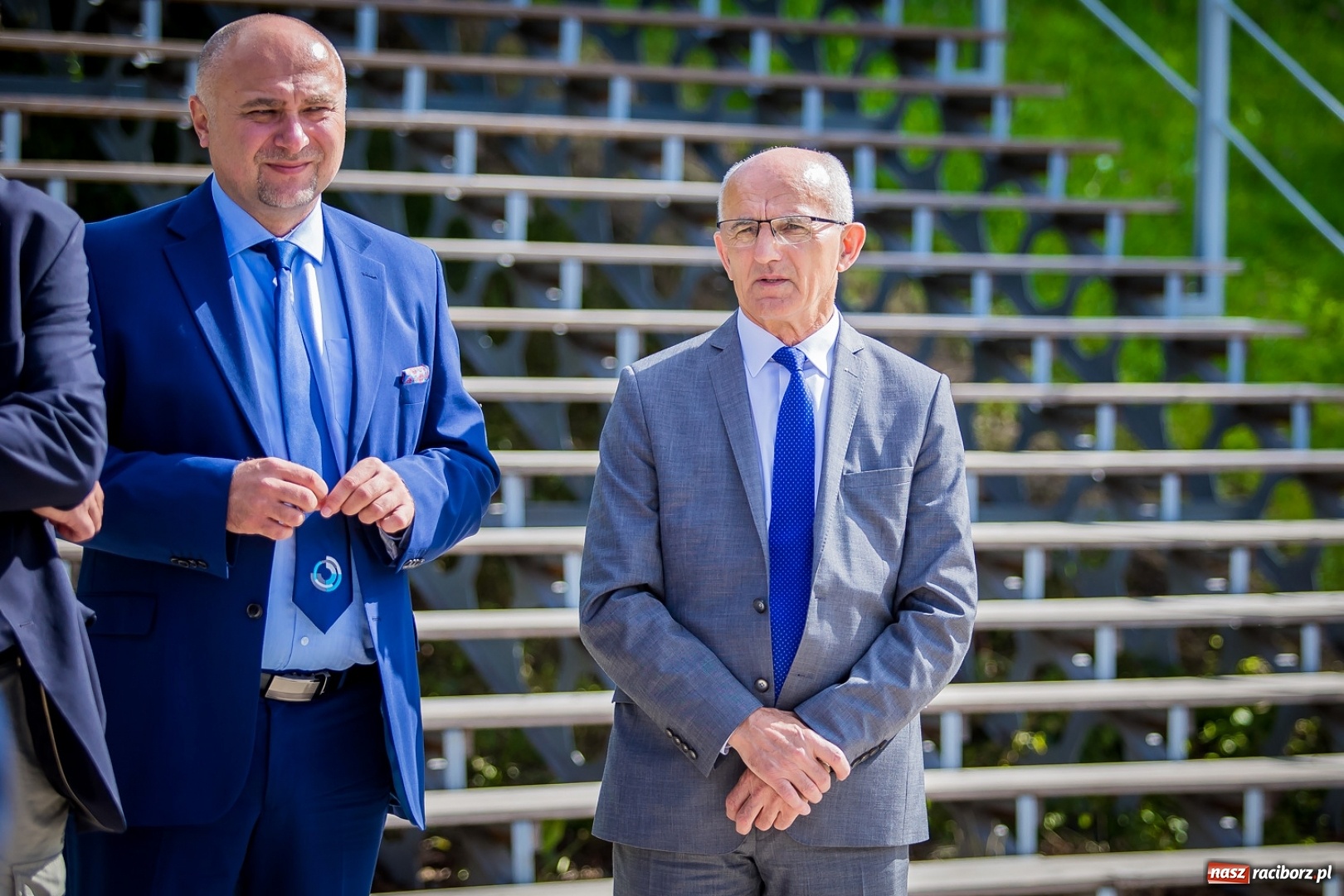 Zdjęcie w galerii na portalu naszraciborz.pl: Kryte lodowisko w Raciborzu coraz bliżej. Posłowie wizytowali nasze obiekty sportowe wiadomości z regionu