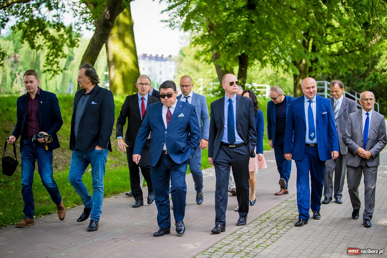 Zdjęcie w galerii na portalu naszraciborz.pl: Kryte lodowisko w Raciborzu coraz bliżej. Posłowie wizytowali nasze obiekty sportowe wiadomości z regionu