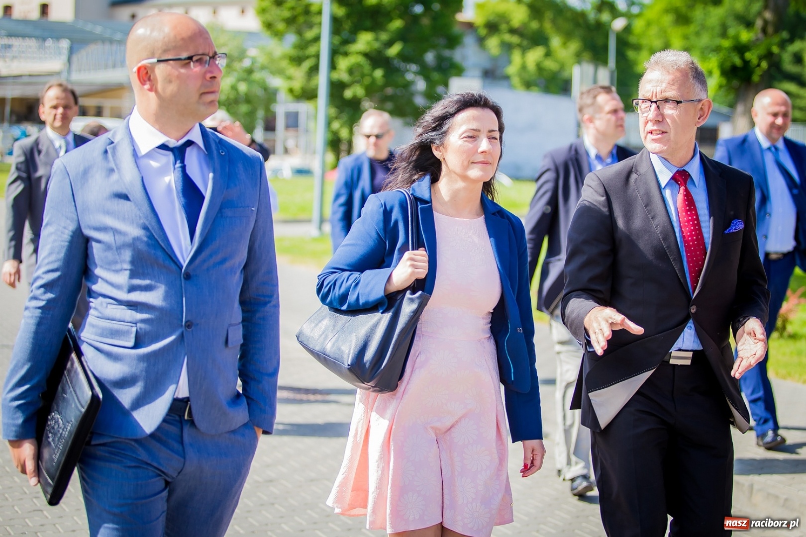 Zdjęcie w galerii na portalu naszraciborz.pl: Kryte lodowisko w Raciborzu coraz bliżej. Posłowie wizytowali nasze obiekty sportowe wiadomości z regionu