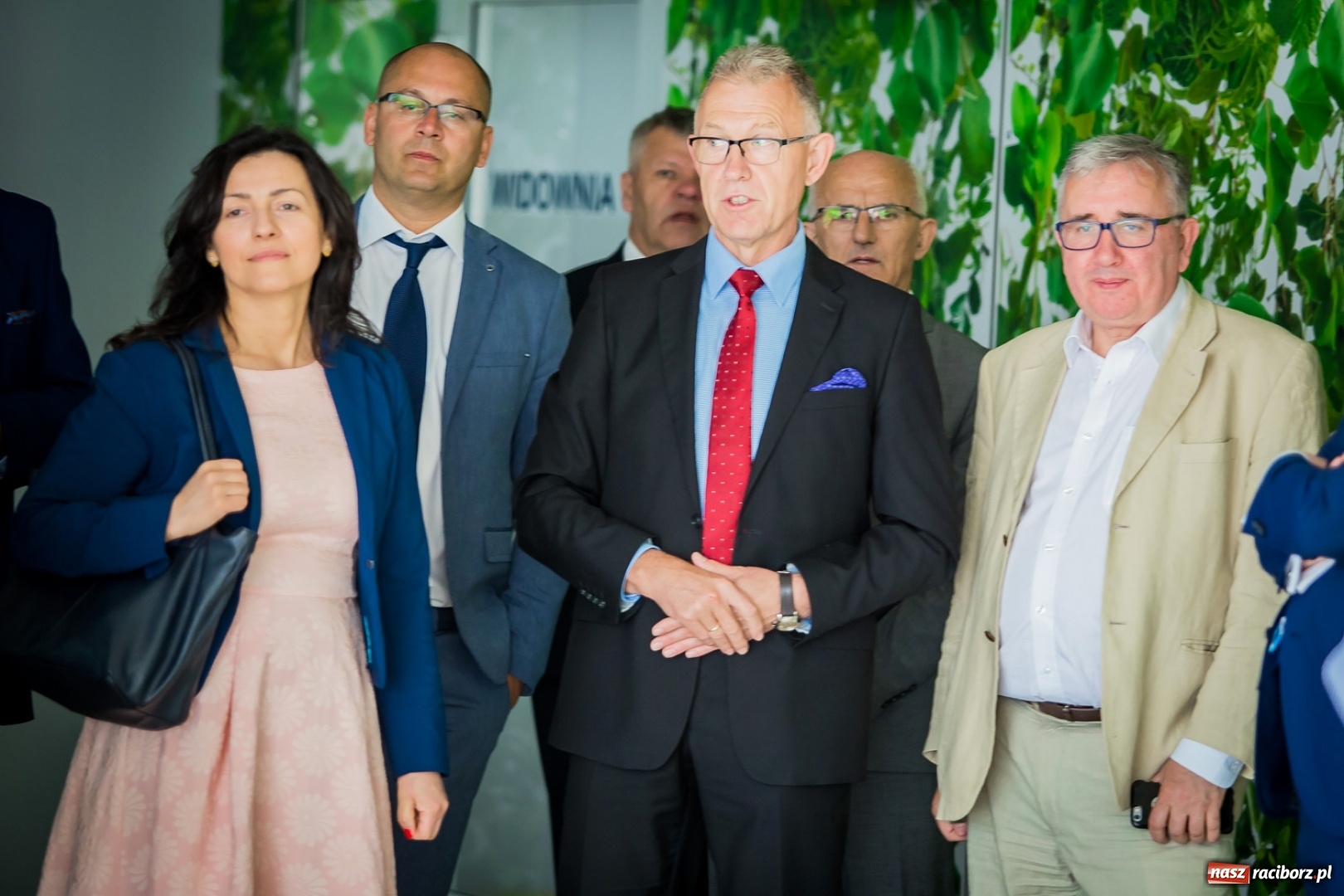 Zdjęcie w galerii na portalu naszraciborz.pl: Kryte lodowisko w Raciborzu coraz bliżej. Posłowie wizytowali nasze obiekty sportowe wiadomości z regionu