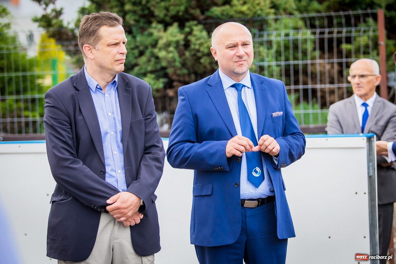 Zdjęcie w galerii na portalu naszraciborz.pl: Kryte lodowisko w Raciborzu coraz bliżej. Posłowie wizytowali nasze obiekty sportowe wiadomości z regionu