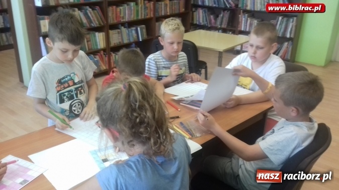Zdjęcie w galerii na portalu naszraciborz.pl: Warsztaty na 5 - Minecraftowe obrazki w raciborskiej bibliotece  wiadomości z regionu