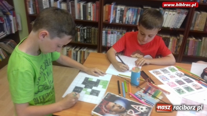Zdjęcie w galerii na portalu naszraciborz.pl: Warsztaty na 5 - Minecraftowe obrazki w raciborskiej bibliotece  wiadomości z regionu