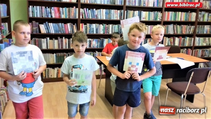 Zdjęcie w galerii na portalu naszraciborz.pl: Warsztaty na 5 - Minecraftowe obrazki w raciborskiej bibliotece  wiadomości z regionu