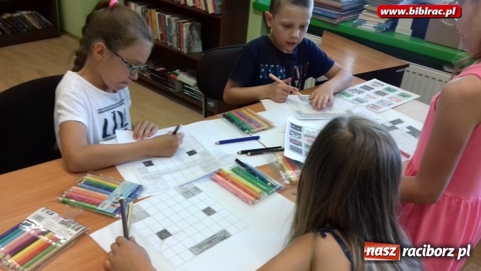 Zdjęcie w galerii na portalu naszraciborz.pl: Warsztaty na 5 - Minecraftowe obrazki w raciborskiej bibliotece  wiadomości z regionu