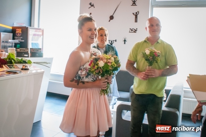 Zdjęcie w galerii na portalu naszraciborz.pl: Pierwszy projekt metamorfoz Dymel Culinary Studio – Catering Dietetyczny i Brooklyn Gym dobiegł końca. Zobacz, jak zmieniła się uczestniczka programu!  wiadomości z regionu