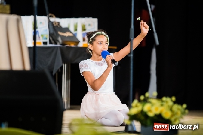 Zdjęcie w galerii na portalu naszraciborz.pl: W Strzesze odbyła się uroczysta gala wręczenia nagród dla laureatów olimpiad i konkursów języka niemieckiego wiadomości z regionu