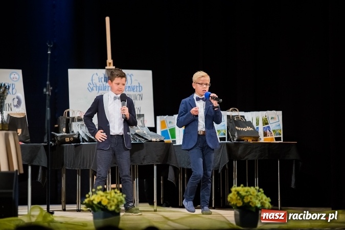 Zdjęcie w galerii na portalu naszraciborz.pl: W Strzesze odbyła się uroczysta gala wręczenia nagród dla laureatów olimpiad i konkursów języka niemieckiego wiadomości z regionu