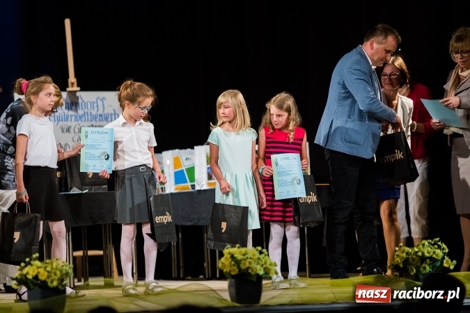 Zdjęcie w galerii na portalu naszraciborz.pl: W Strzesze odbyła się uroczysta gala wręczenia nagród dla laureatów olimpiad i konkursów języka niemieckiego wiadomości z regionu