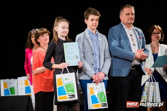 Zdjęcie w galerii na portalu naszraciborz.pl: W Strzesze odbyła się uroczysta gala wręczenia nagród dla laureatów olimpiad i konkursów języka niemieckiego wiadomości z regionu