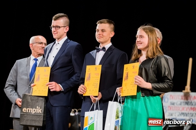 Zdjęcie w galerii na portalu naszraciborz.pl: W Strzesze odbyła się uroczysta gala wręczenia nagród dla laureatów olimpiad i konkursów języka niemieckiego wiadomości z regionu