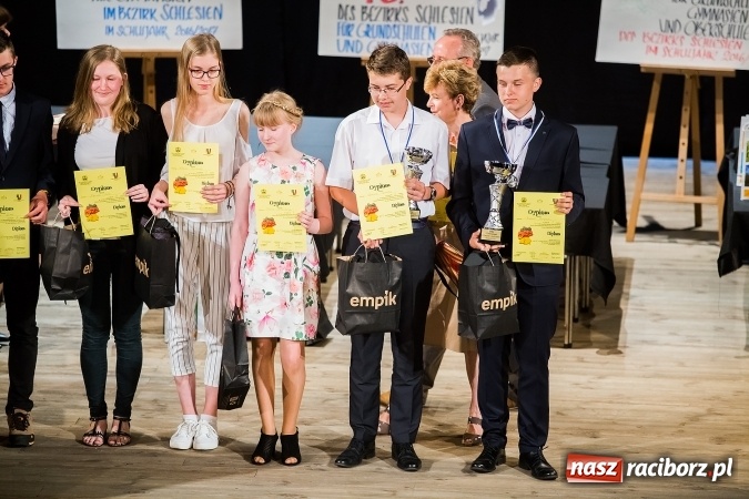 Zdjęcie w galerii na portalu naszraciborz.pl: W Strzesze odbyła się uroczysta gala wręczenia nagród dla laureatów olimpiad i konkursów języka niemieckiego wiadomości z regionu