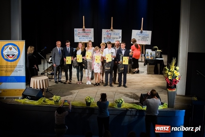 Zdjęcie w galerii na portalu naszraciborz.pl: W Strzesze odbyła się uroczysta gala wręczenia nagród dla laureatów olimpiad i konkursów języka niemieckiego wiadomości z regionu