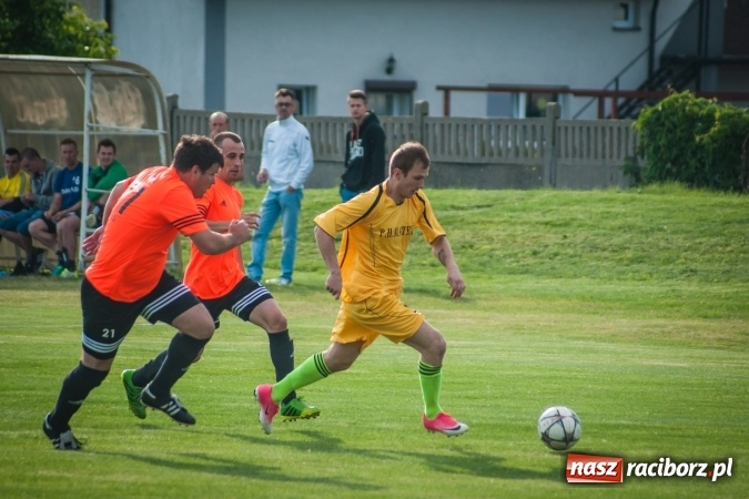 Zdjęcie w galerii na portalu naszraciborz.pl: Wojciech Pytlik naprawił swój błąd. Remis w meczu Studziennej z Chałupkami wiadomości z regionu