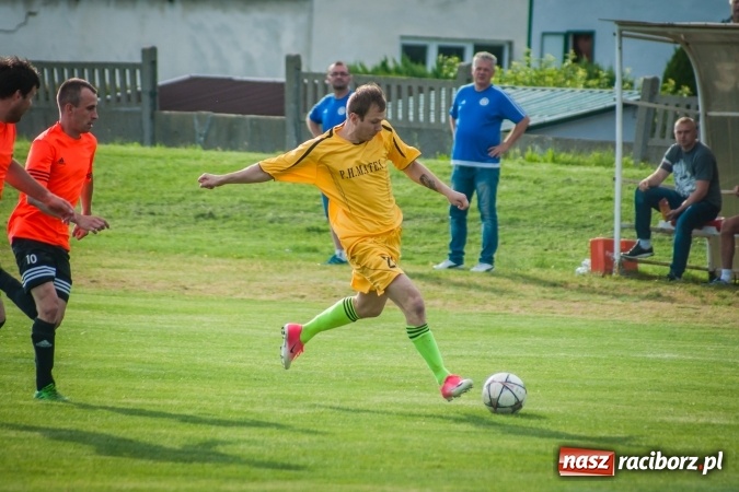 Zdjęcie w galerii na portalu naszraciborz.pl: Wojciech Pytlik naprawił swój błąd. Remis w meczu Studziennej z Chałupkami wiadomości z regionu