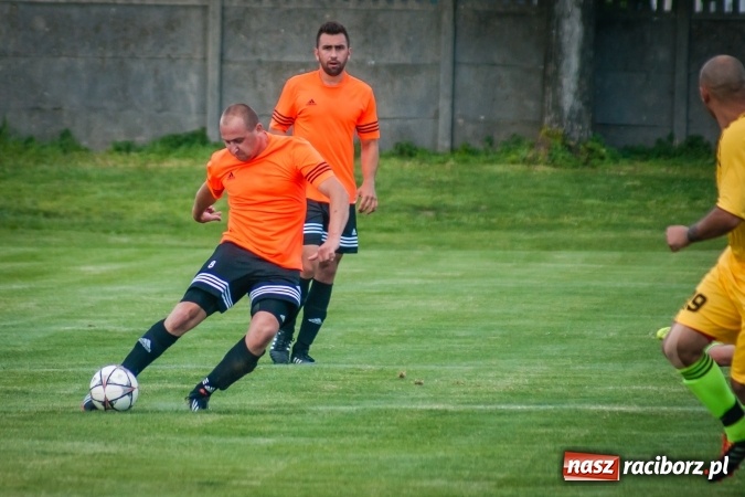 Zdjęcie w galerii na portalu naszraciborz.pl: Wojciech Pytlik naprawił swój błąd. Remis w meczu Studziennej z Chałupkami wiadomości z regionu