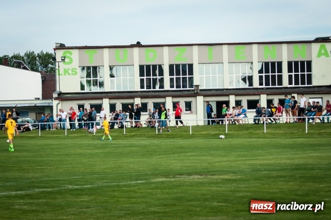 Zdjęcie w galerii na portalu naszraciborz.pl: Wojciech Pytlik naprawił swój błąd. Remis w meczu Studziennej z Chałupkami wiadomości z regionu