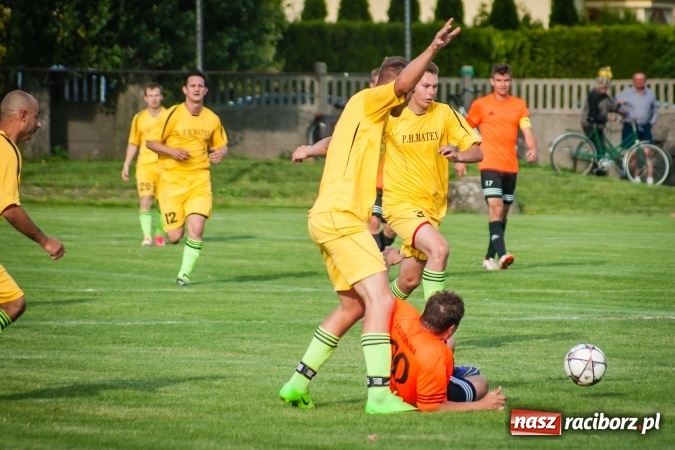 Zdjęcie w galerii na portalu naszraciborz.pl: Wojciech Pytlik naprawił swój błąd. Remis w meczu Studziennej z Chałupkami wiadomości z regionu