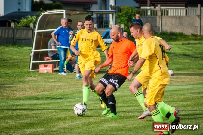 Zdjęcie w galerii na portalu naszraciborz.pl: Wojciech Pytlik naprawił swój błąd. Remis w meczu Studziennej z Chałupkami wiadomości z regionu
