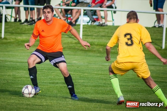 Zdjęcie w galerii na portalu naszraciborz.pl: Wojciech Pytlik naprawił swój błąd. Remis w meczu Studziennej z Chałupkami wiadomości z regionu