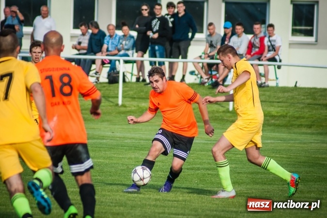 Zdjęcie w galerii na portalu naszraciborz.pl: Wojciech Pytlik naprawił swój błąd. Remis w meczu Studziennej z Chałupkami wiadomości z regionu