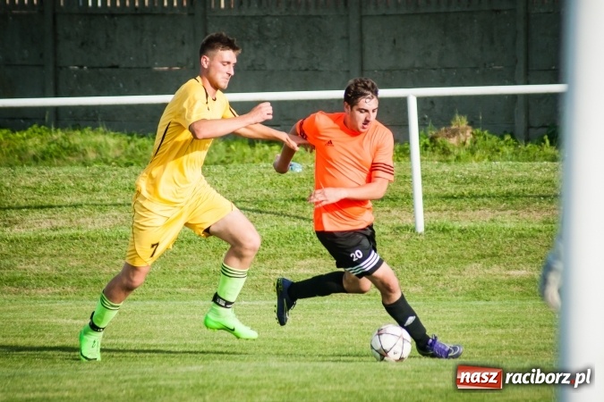 Zdjęcie w galerii na portalu naszraciborz.pl: Wojciech Pytlik naprawił swój błąd. Remis w meczu Studziennej z Chałupkami wiadomości z regionu