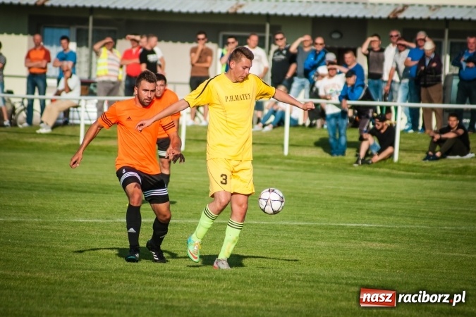 Zdjęcie w galerii na portalu naszraciborz.pl: Wojciech Pytlik naprawił swój błąd. Remis w meczu Studziennej z Chałupkami wiadomości z regionu