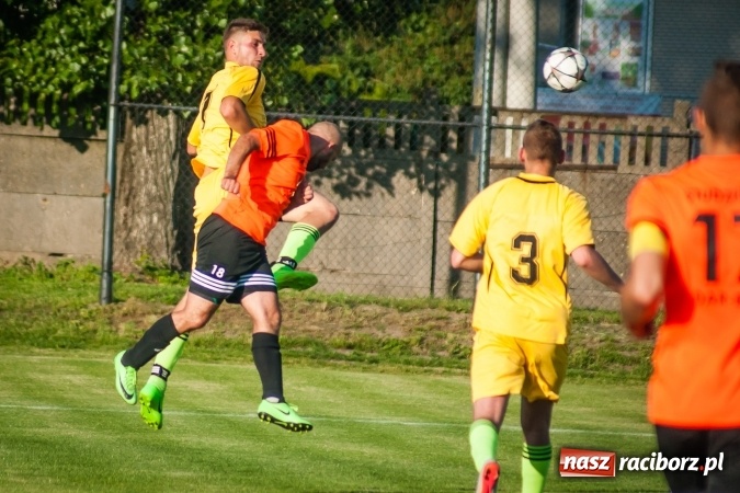 Zdjęcie w galerii na portalu naszraciborz.pl: Wojciech Pytlik naprawił swój błąd. Remis w meczu Studziennej z Chałupkami wiadomości z regionu