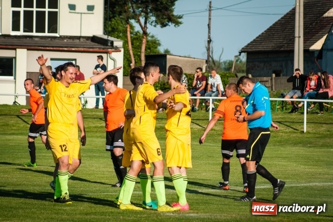 Zdjęcie w galerii na portalu naszraciborz.pl: Wojciech Pytlik naprawił swój błąd. Remis w meczu Studziennej z Chałupkami wiadomości z regionu
