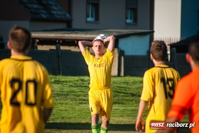 Zdjęcie w galerii na portalu naszraciborz.pl: Wojciech Pytlik naprawił swój błąd. Remis w meczu Studziennej z Chałupkami wiadomości z regionu
