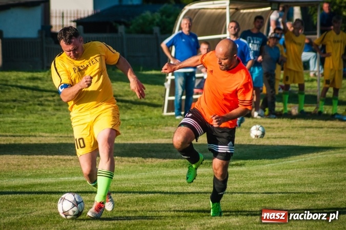 Zdjęcie w galerii na portalu naszraciborz.pl: Wojciech Pytlik naprawił swój błąd. Remis w meczu Studziennej z Chałupkami wiadomości z regionu