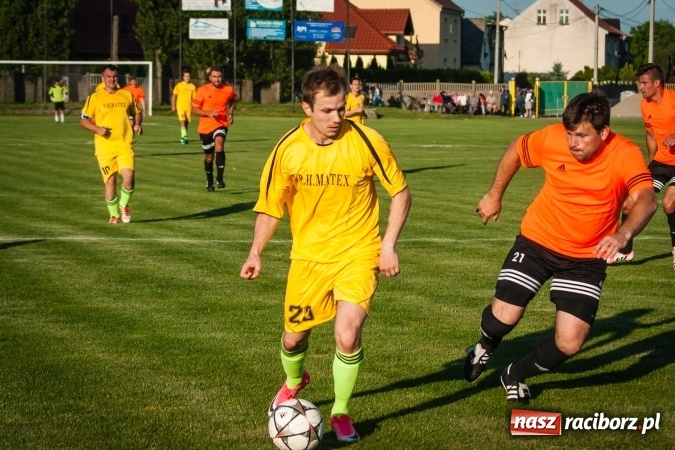 Zdjęcie w galerii na portalu naszraciborz.pl: Wojciech Pytlik naprawił swój błąd. Remis w meczu Studziennej z Chałupkami wiadomości z regionu