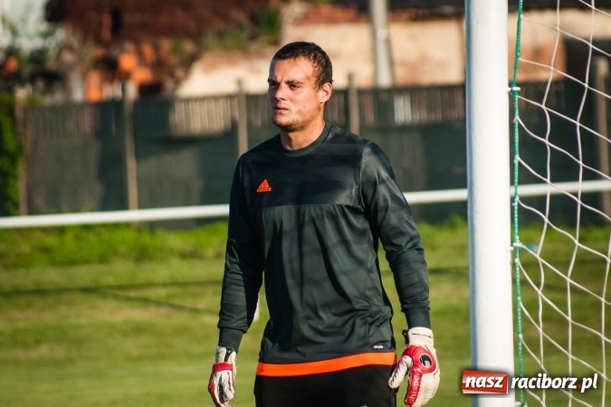 Zdjęcie w galerii na portalu naszraciborz.pl: Wojciech Pytlik naprawił swój błąd. Remis w meczu Studziennej z Chałupkami wiadomości z regionu