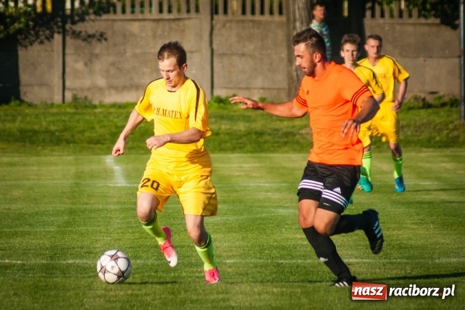 Zdjęcie w galerii na portalu naszraciborz.pl: Wojciech Pytlik naprawił swój błąd. Remis w meczu Studziennej z Chałupkami wiadomości z regionu