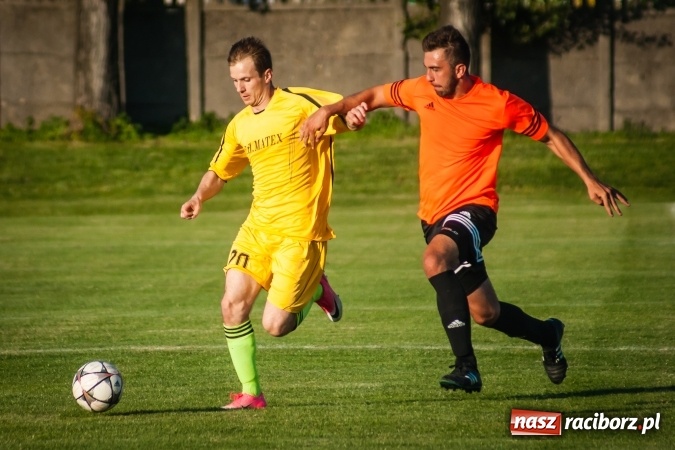 Zdjęcie w galerii na portalu naszraciborz.pl: Wojciech Pytlik naprawił swój błąd. Remis w meczu Studziennej z Chałupkami wiadomości z regionu
