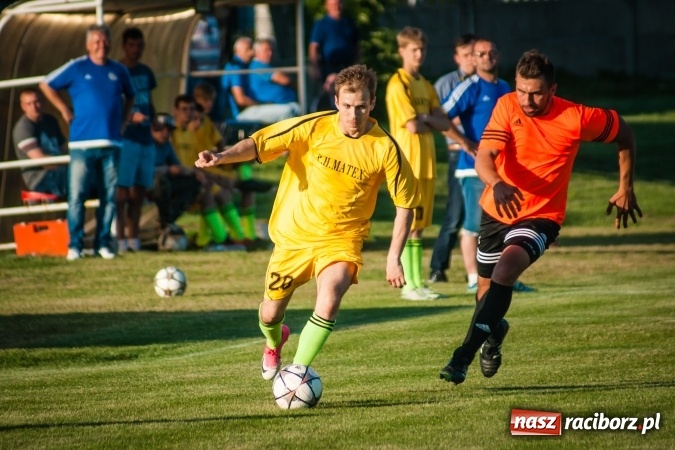 Zdjęcie w galerii na portalu naszraciborz.pl: Wojciech Pytlik naprawił swój błąd. Remis w meczu Studziennej z Chałupkami wiadomości z regionu
