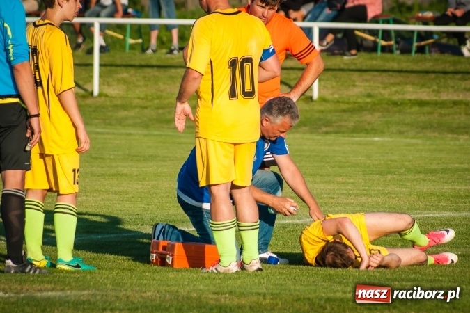 Zdjęcie w galerii na portalu naszraciborz.pl: Wojciech Pytlik naprawił swój błąd. Remis w meczu Studziennej z Chałupkami wiadomości z regionu