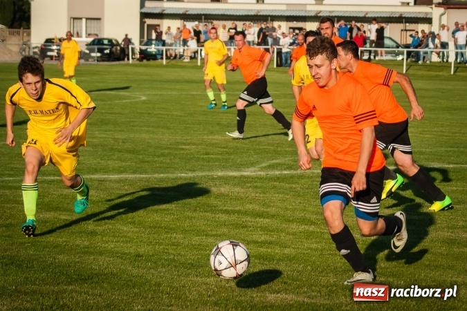 Zdjęcie w galerii na portalu naszraciborz.pl: Wojciech Pytlik naprawił swój błąd. Remis w meczu Studziennej z Chałupkami wiadomości z regionu